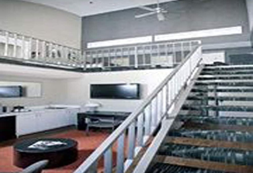 套房, Ramada Plaza By Wyndham West Hollywood Hotel & Suites
