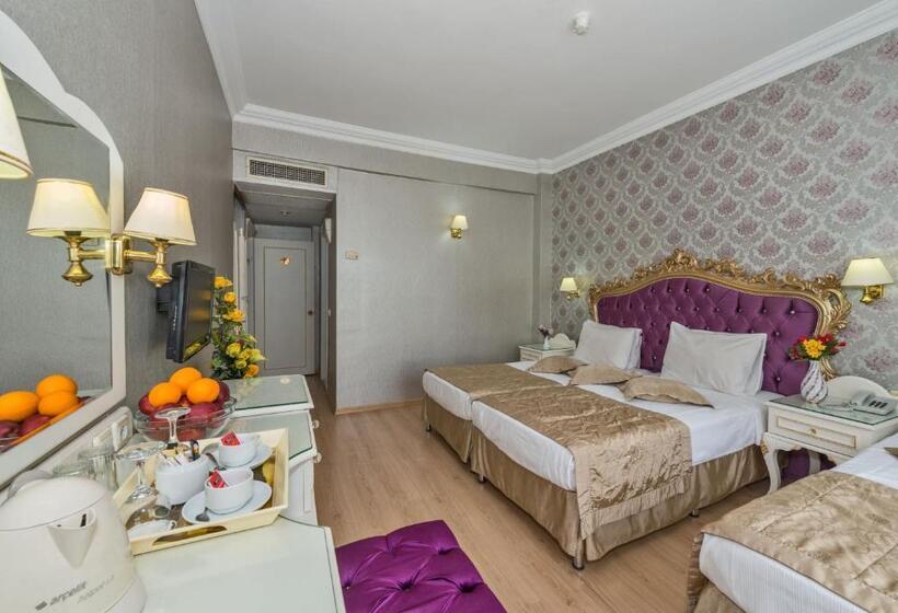 اتاق سوپریور چهار تخته, Santa Sophia Hotel   İstanbul