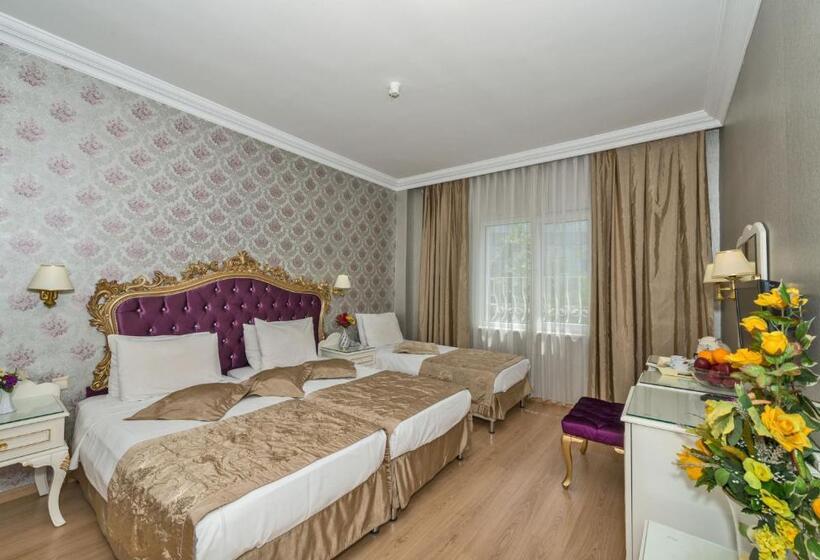 اتاق سوپریور چهار تخته, Santa Sophia Hotel   İstanbul