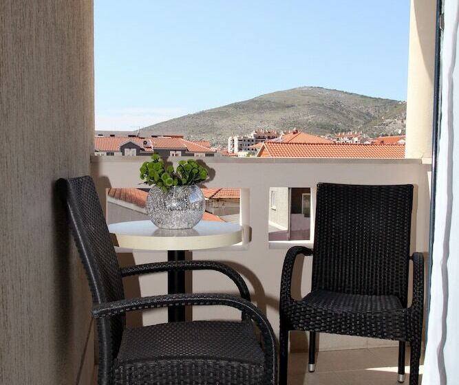 Номер Стандарт с Балконом, Bellevue Trogir