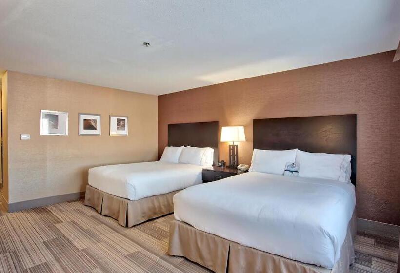 חדר סטנדרט, Holiday Inn Express & Suites Costa Mesa, An Ihg