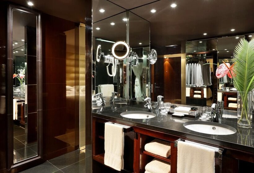 Номер Стандарт, Hyatt Regency Barcelona Tower