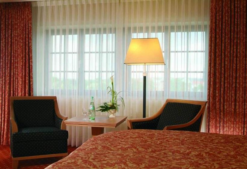 Классический Номер, Maritim Hotel Dresden