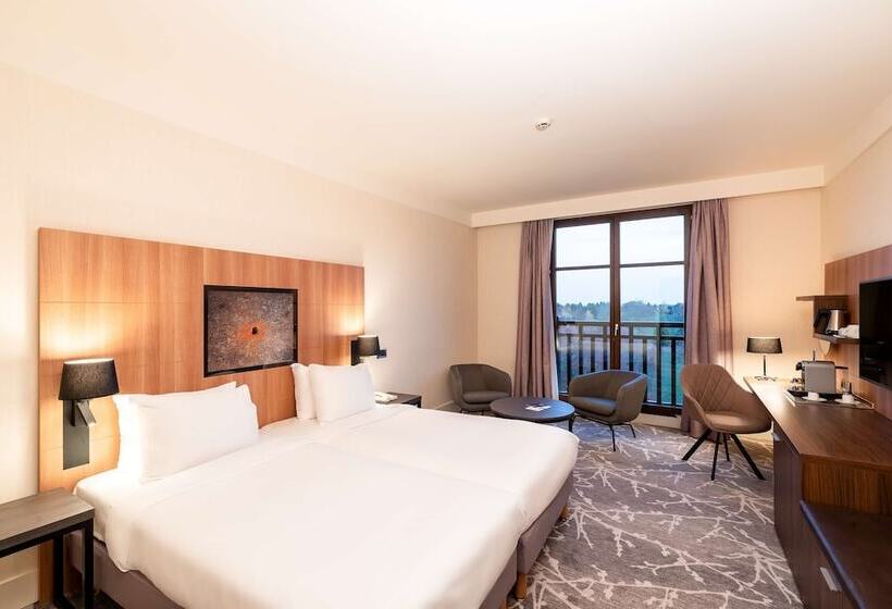 Premium Room Golf View, Radisson Blu Hotel Paris, Marne La Vallée