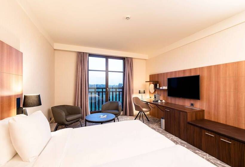 Premium Room Golf View, Radisson Blu Hotel Paris, Marne La Vallée