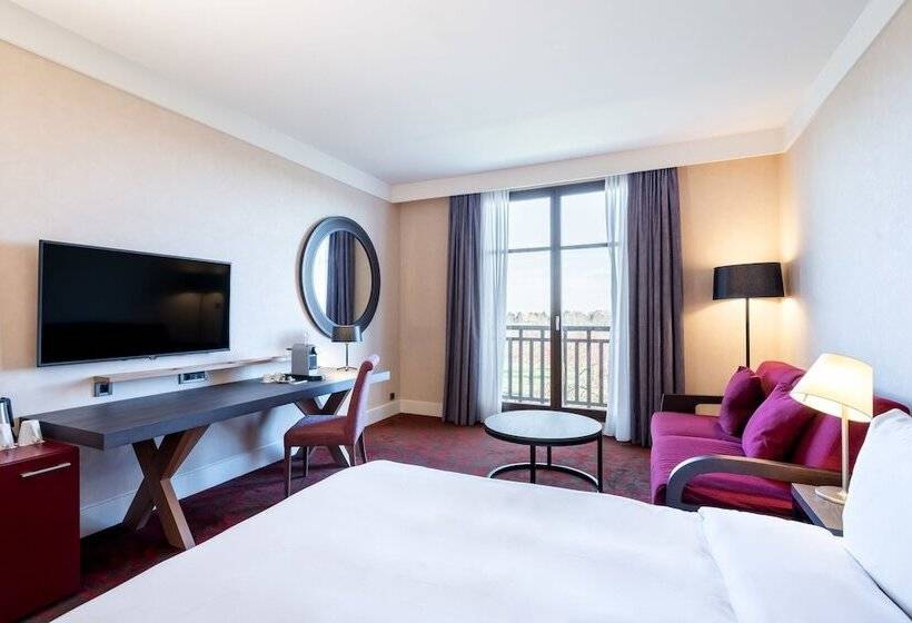 Premium Room Golf View, Radisson Blu Hotel Paris, Marne La Vallée