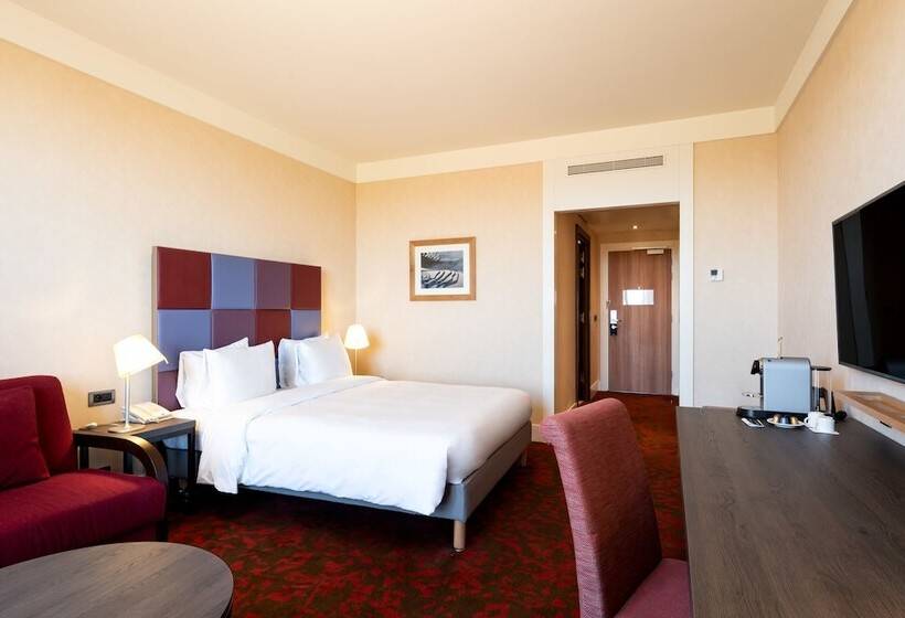 Premium Room Golf View, Radisson Blu Hotel Paris, Marne La Vallée