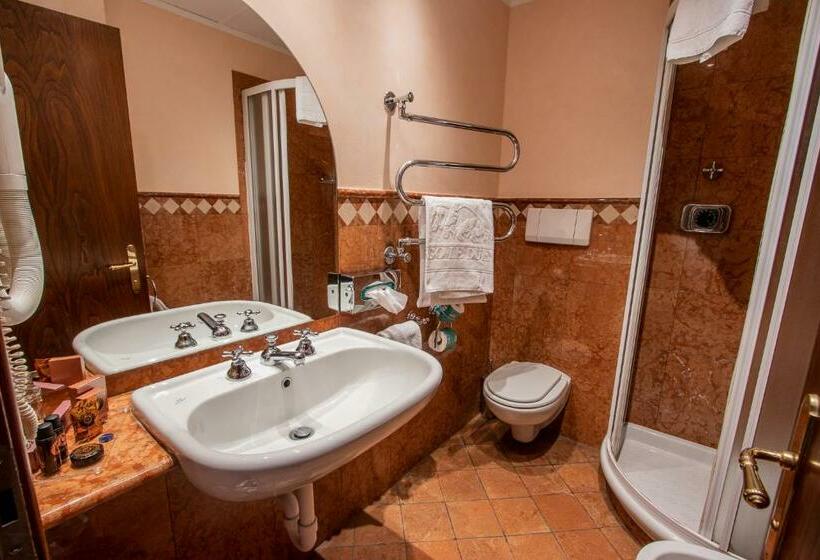 四人标准间, Albergo Le Due Corti
