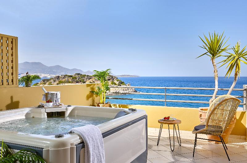 سوئیت جونیور سوپریور با چشم‌انداز دریا, Blue Marine Resort And Spa