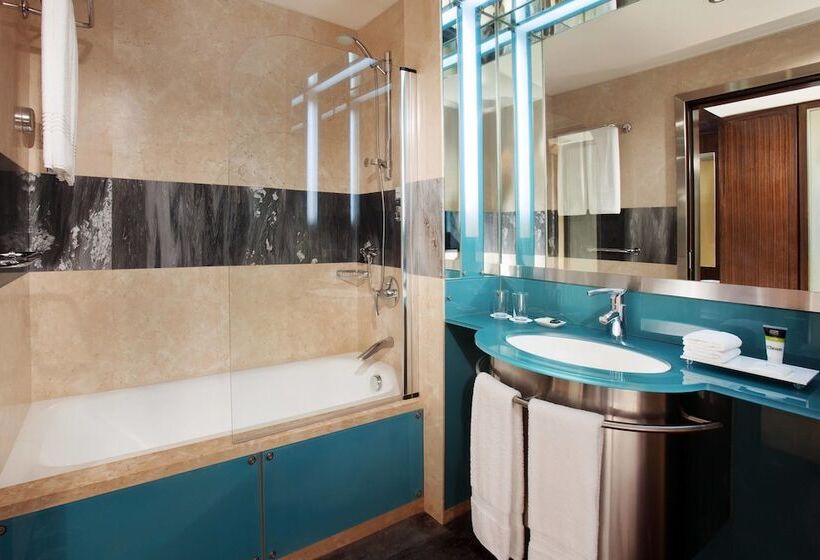 Номер Классический Вид на Город, Four Points By Sheraton Le Verdun