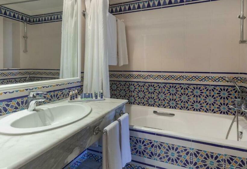 سوئیت جونیور با چشم‌انداز باغ, Oceana Hotel & Spa Focussed Adults