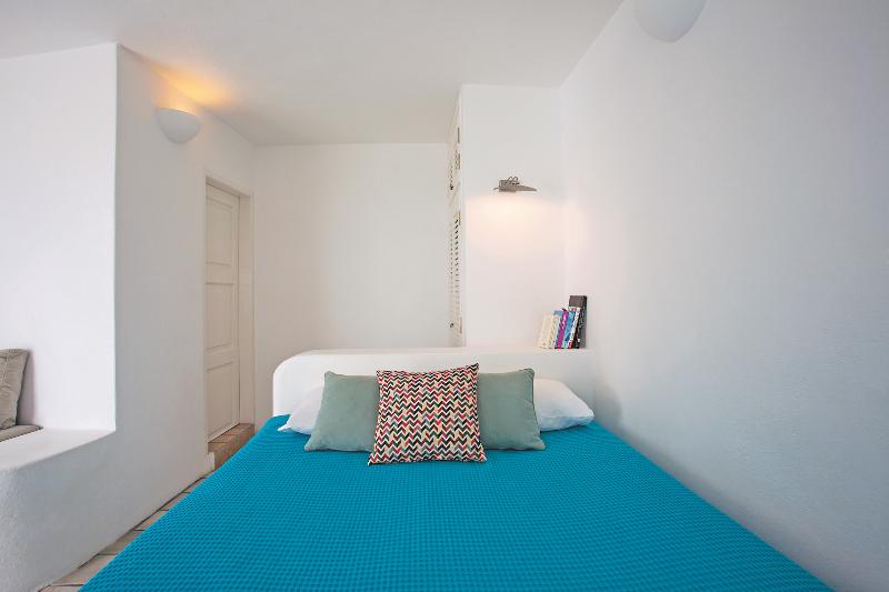 استودیوی سوپریور, Remezzo Villas