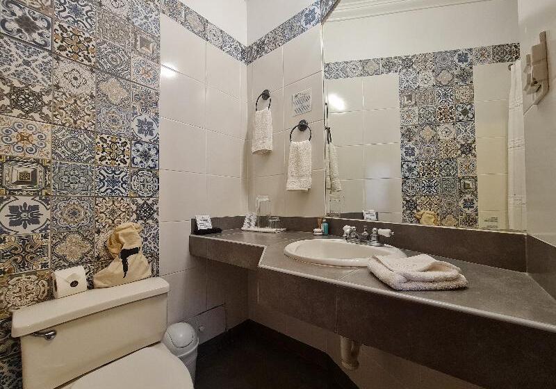 اتاق لوکس با چشم‌انداز شهر, The Langham Hong Kong