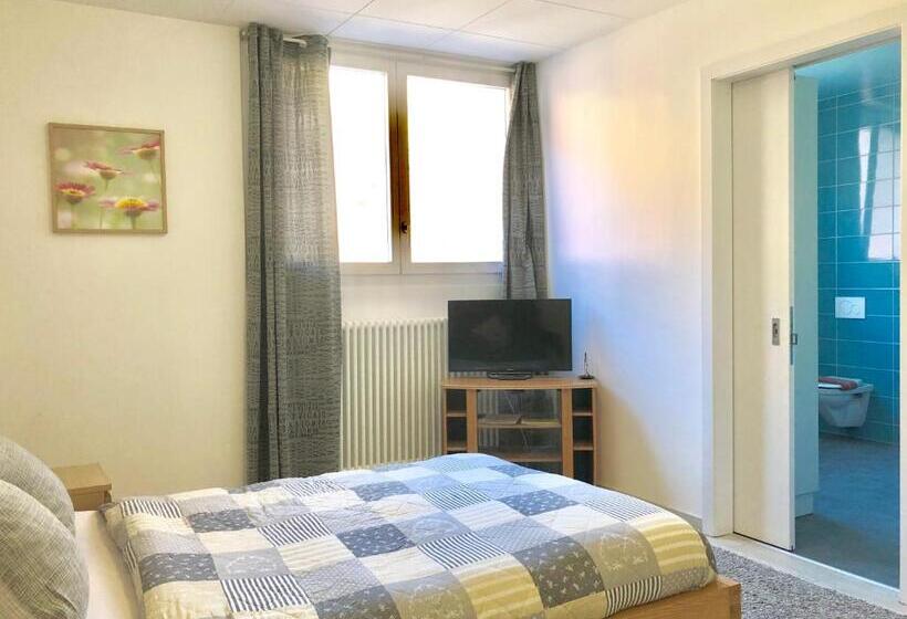 标准间, Auberge Pour Tous