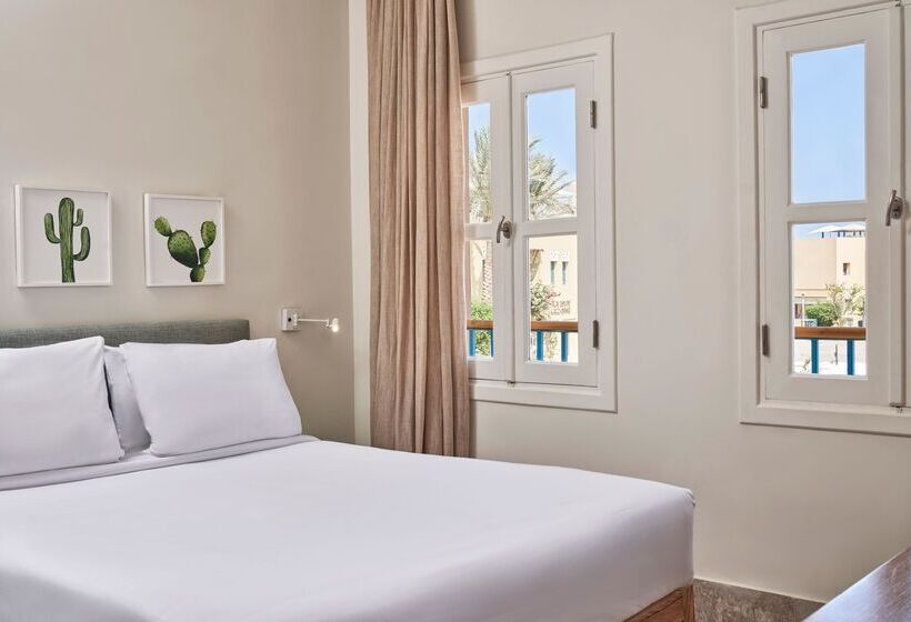 اتاق استاندارد با چشم‌انداز, Captains Inn
