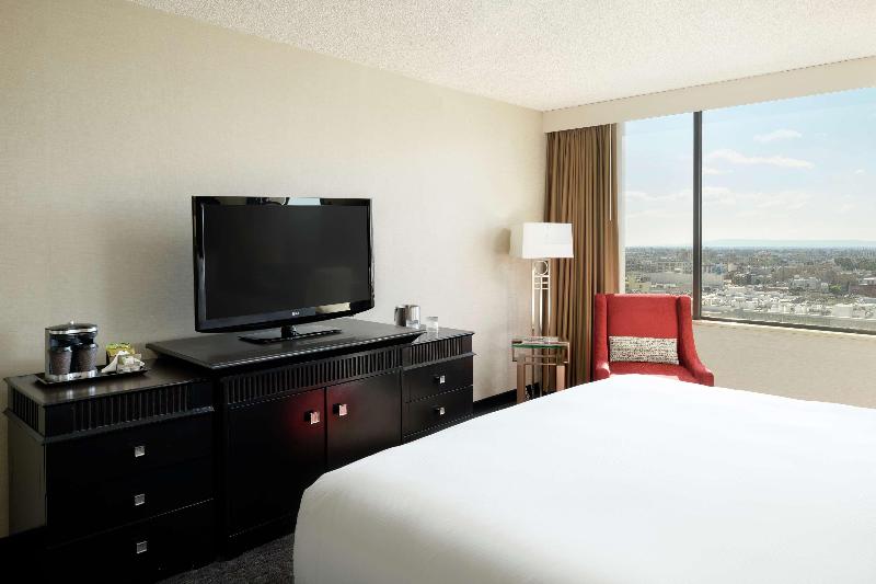 اتاق استاندارد با تخت بزرگ, Holiday Inn Express & Suites Topeka West I 70 Wanamaker, An Ihg