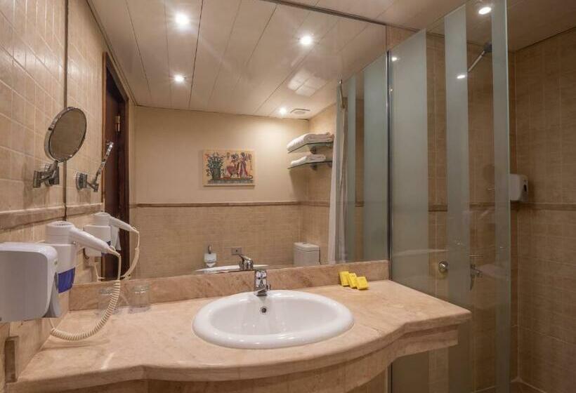 اتاق استاندارد سه نفره, Seagull Beach Resort  Families And Couples Only