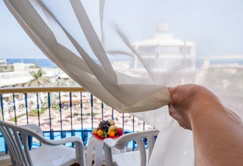 اتاق استاندارد با چشم‌انداز استخر, Seagull Beach Resort  Families And Couples Only
