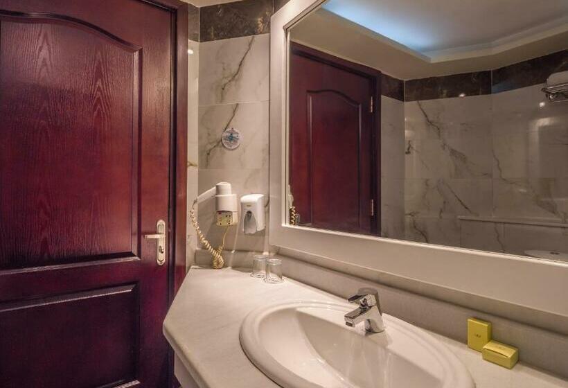 اتاق استاندارد سه تخته با چشم‌انداز استخر, Seagull Beach Resort  Families And Couples Only