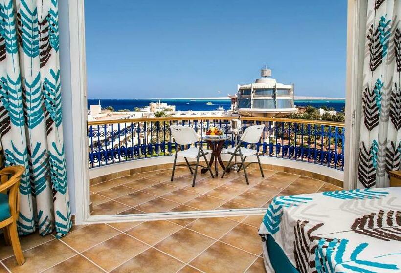 اتاق استاندارد سه تخته با چشم‌انداز استخر, Seagull Beach Resort  Families And Couples Only