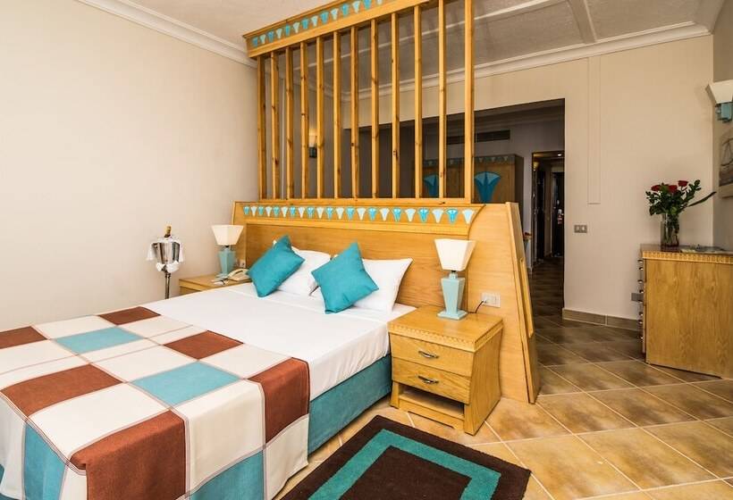 سوییت جونیور, Seagull Beach Resort  Families And Couples Only