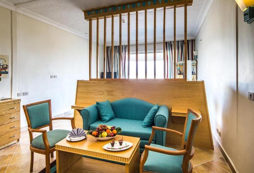 سوییت جونیور, Seagull Beach Resort  Families And Couples Only