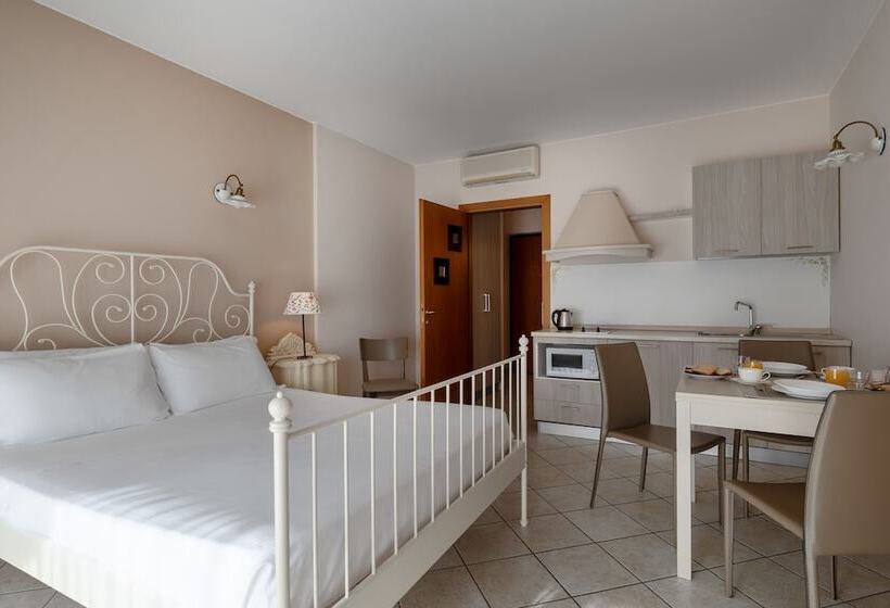 استودیو استاندارد با چشم‌انداز باغ, Il Sogno Apartments