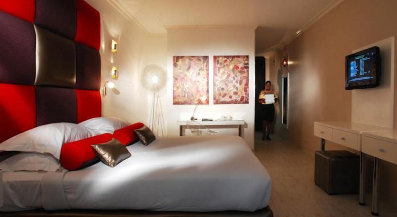 اتاق لوکس خانوادگی, Peermont Metcourt Suites