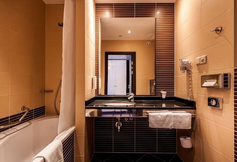 Номер Стандарт Индивидуальный, Qubus Hotel Kraków