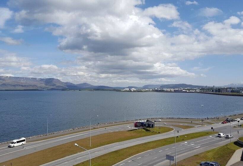 اتاق لوکس با چشم‌انداز دریا, Center Hotels Arnarhvoll