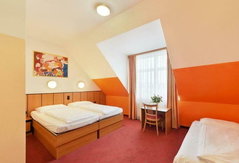 4인용 스탠다드 룸, Garten  Und Kunsthotel Gabriel City