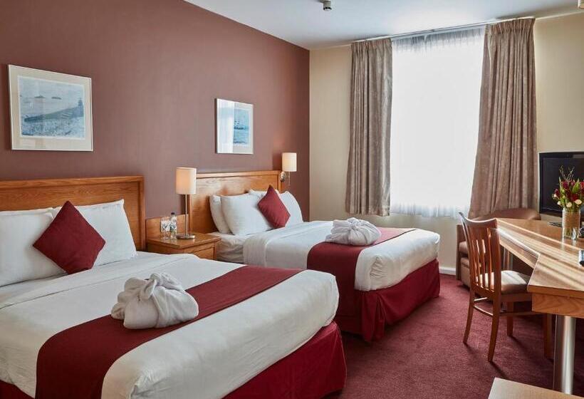带2个双人床的标准工作室, Future Inn Cardiff Bay