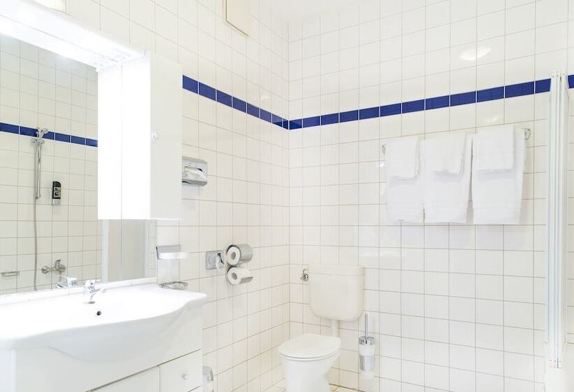 4인용 스탠다드 룸, Garten  Und Kunsthotel Gabriel City