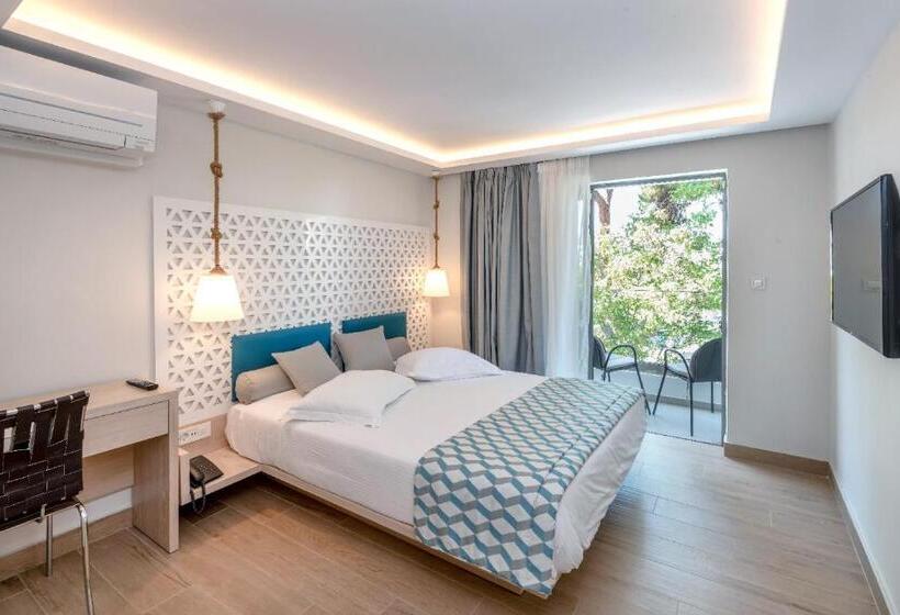 Quarto Estandar, Triton Boutique