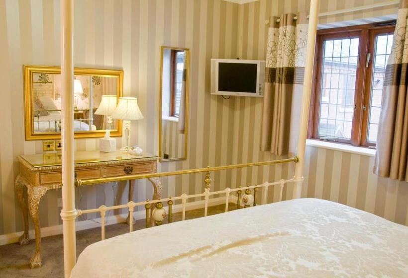 Family Suite, Albright Hussey Manor