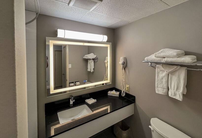 디럭스 스위트, Motel 6 Sault Ste. Marie, On