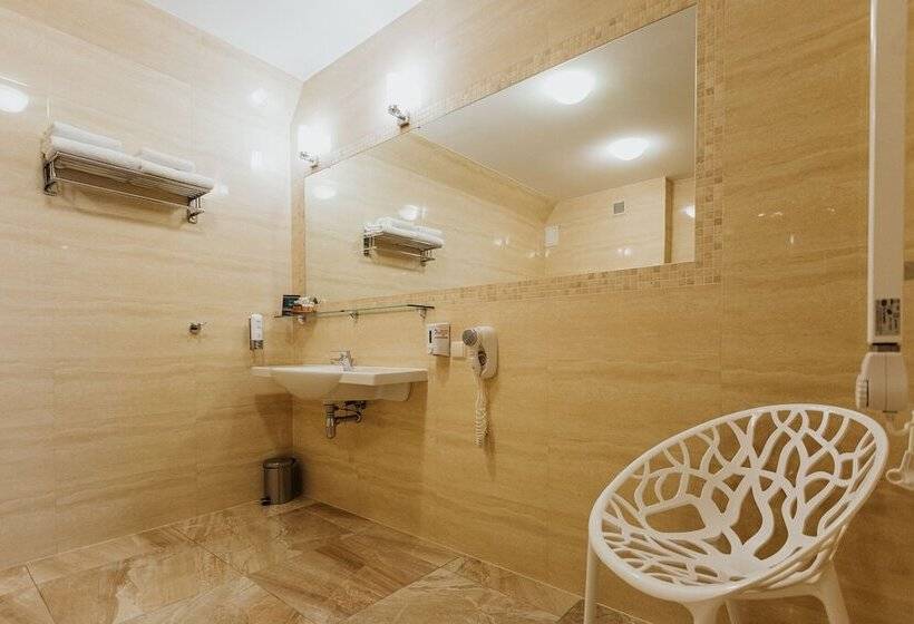 Номер Deluxe, Jan