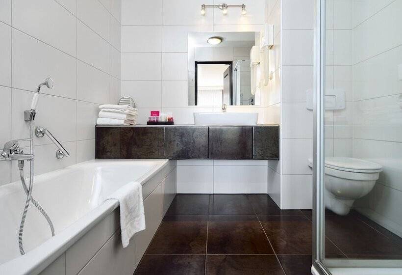 标准三人间, Van Der Valk Hotel  S Hertogenbosch – Vught