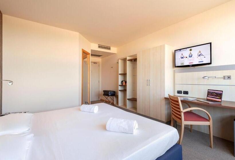 اتاق استاندارد, B&b Hotel Cherasco Langhe