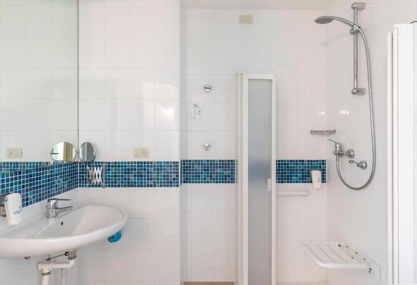 اتاق استاندارد برای معلولان, B&b Hotel Cherasco Langhe