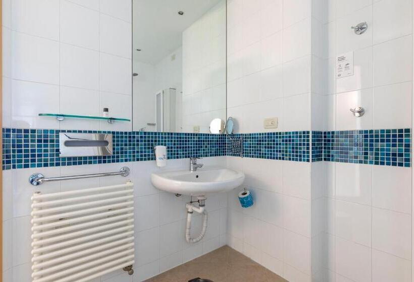 اتاق استاندارد برای معلولان, B&b Hotel Cherasco Langhe