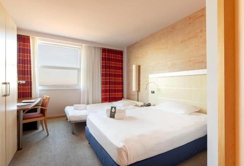 اتاق استاندارد برای معلولان, B&b Hotel Cherasco Langhe