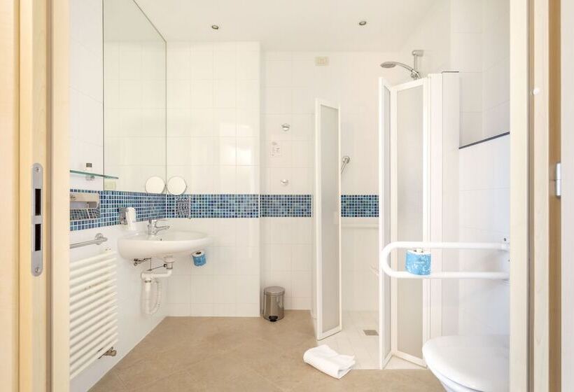 اتاق استاندارد برای معلولان, B&b Hotel Cherasco Langhe