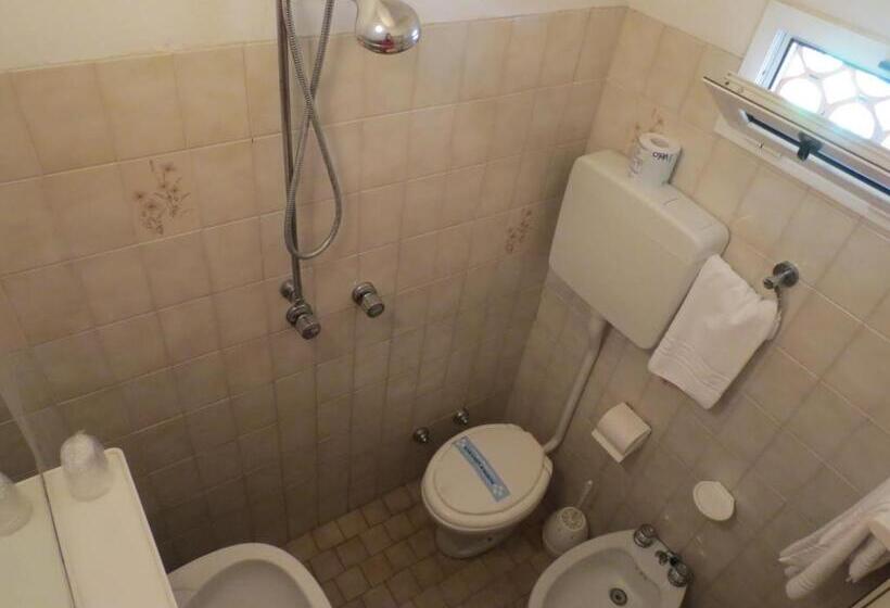 Habitación Cuádruple Economy, Gemini