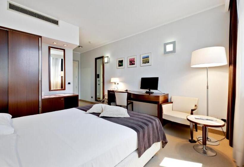 Семейный Номер, Italiana Hotels Cosenza