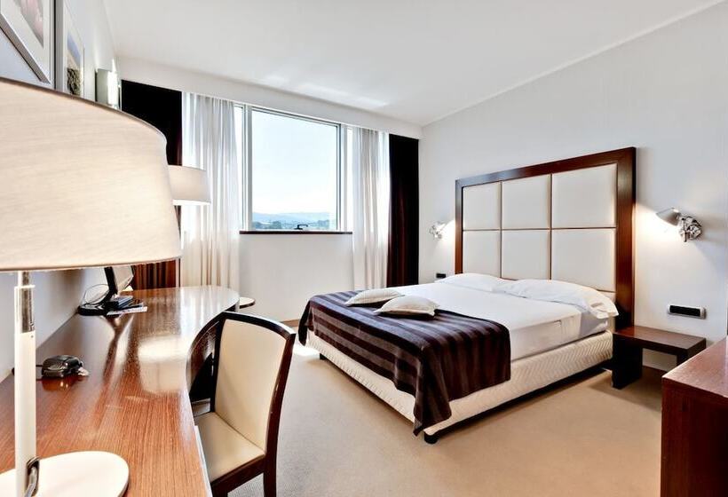 Номер бизнес-класса, Italiana Hotels Cosenza