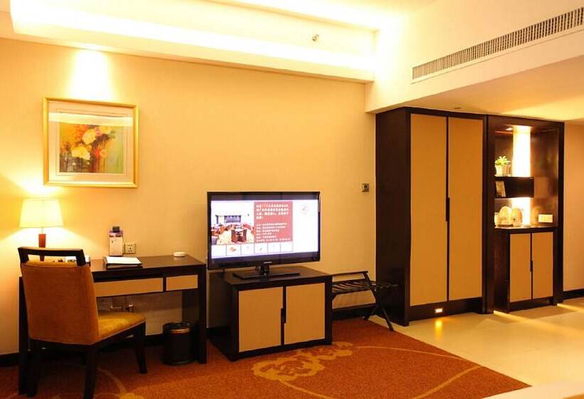 جناح ديلوكس, Landmark International