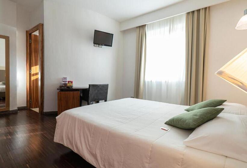 اتاق کلاسیک سه تخته, Marina 10 Design Hotel & Spa
