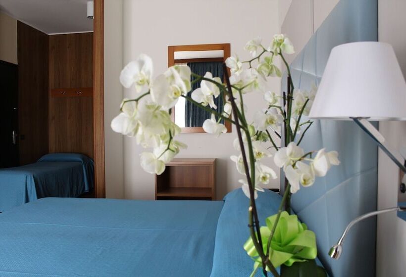 Номер Стандарт Трехместный, Residence Holiday