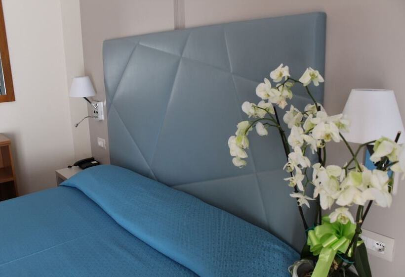 Номер Стандарт Трехместный, Residence Holiday